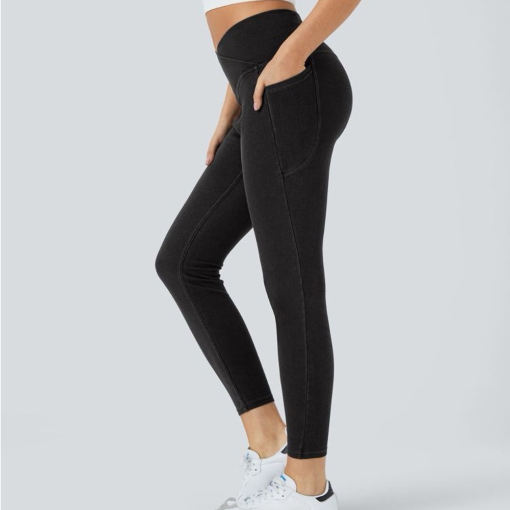 NEW Halara FlexCrossover Pocket Washed Denim Work Leggings‎ Medium Black